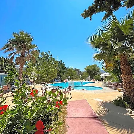 Theodorou Hotel 3*