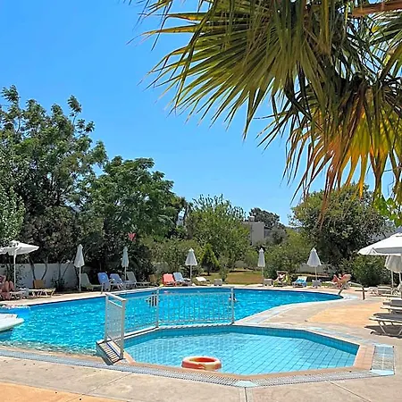 Hotel Theodorou 3*