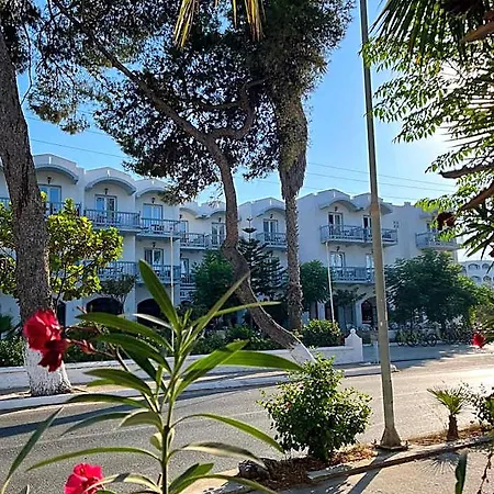 Theodorou Hotel Cos
